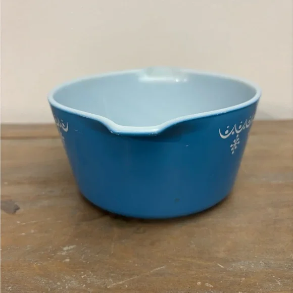 Vintage Pyrex Turquoise Snowflake Dish 1 QT - Picture 4 of 7
